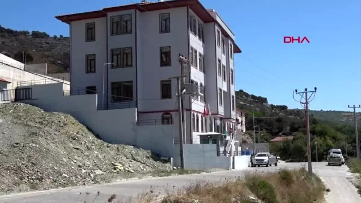 BALIKESİR Marmara Adası'ndaki orman yangınında 80 hektar kül oldu