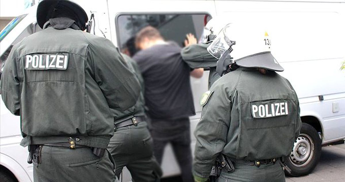 Irkçı Alman, Berlin'de iki kadına Türkçe konuştukları için saldırdı