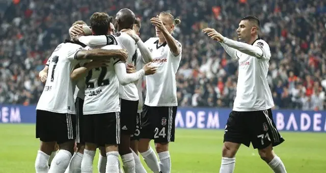 Beşiktaş'ta forma numaraları belli oldu! Lens'ten Burak Yılmaz'a jest