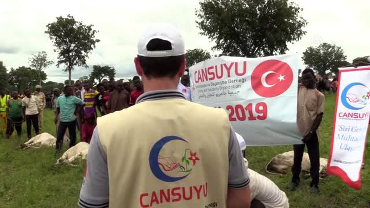 Cansuyu Derneği'nden Çad'da 90 bin kişiye kurban eti