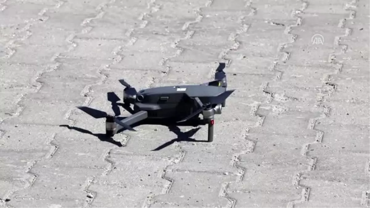 Kırmızı ışıkta geçenler 'drone'a yakalandı
