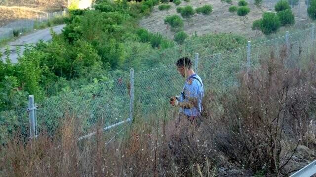 Orman yangınına giden itfaiye ekiplerine silahlı saldırı ihbarı polisi harekete geçirdi