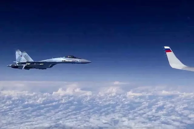 Şoygu'nun uçağına yaklaşmaya çalışan NATO uçağının görüntüsü yayınlandı