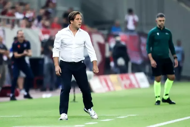 UEFA Şampiyonlar Ligi: Olympiakos: 0 - Başakşehir: 0 (İlk Yarı) UEFA Şampiyonlar Ligi: Olympiakos: 0 - Başakşehir: 0 (İlk Yarı)