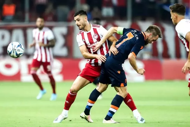 UEFA Şampiyonlar Ligi: Olympiakos: 0 - Başakşehir: 0 (İlk Yarı) UEFA Şampiyonlar Ligi: Olympiakos: 0 - Başakşehir: 0 (İlk Yarı)