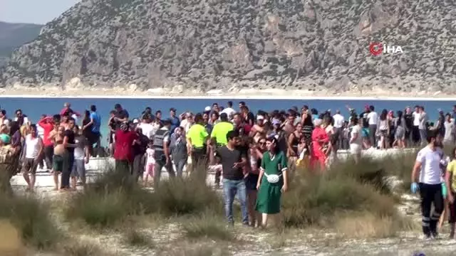 Ailesi ile geldiği Salda Gölü'nde can verdi