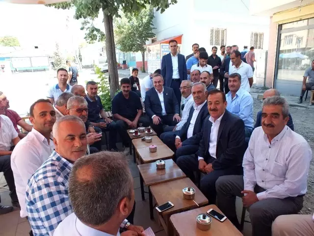 AK Parti Milletvekili Şimşek, Malazgirtli vatandaşlarla bayramlaştı AK Parti Milletvekili Şimşek, Malazgirtli vatandaşlarla bayramlaştı