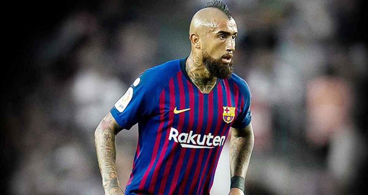 Arturo Vidal, bir Beşiktaş taraftarının 'Come to Beşiktaş' yorumunu beğendi