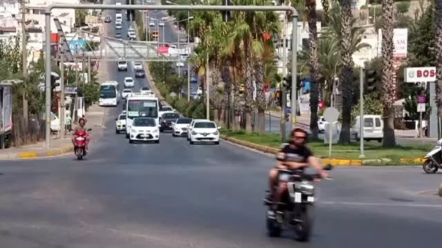 Bayram tatilinden dönüş trafiği Bayram tatilinden dönüş trafiği