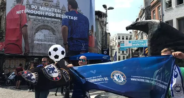 Beşiktaşlı taraftarlar ile Chelseali taraftarlar arasında dostluk rüzgarları!