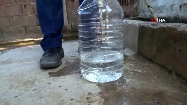 Bu çeşmeden akan suyun hastalara şifa olduğuna inanıyorlar