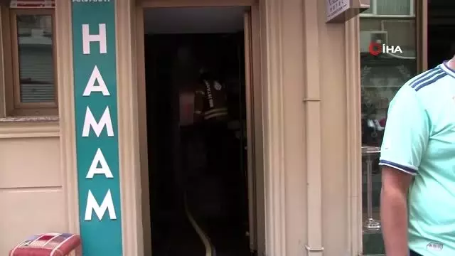 Fatih'te otelde çıkan yangın paniğe yol açtı