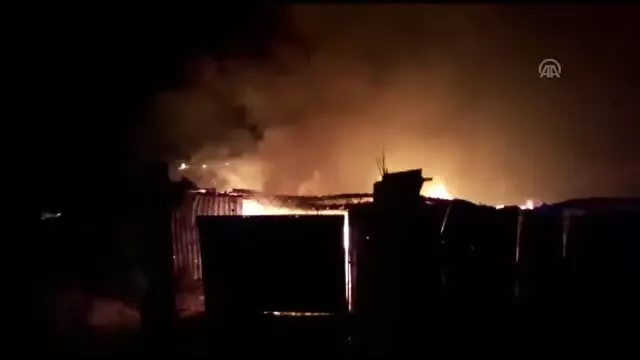 İnşaat malzemeleri deposunda yangın