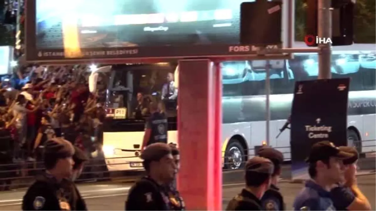 Liverpool, Beşiktaş Vodafone Park'a giriş yaptı