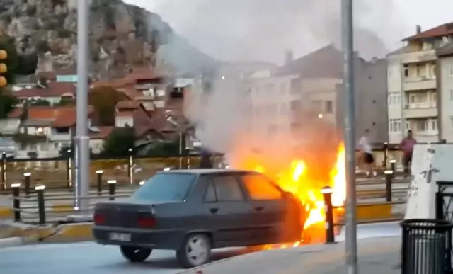 LPG'li otomobilin köprü üzerindeki yangını korkuttu