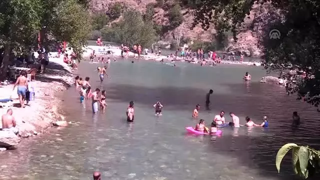 Munzur ve Pülümür'de plaj keyfi