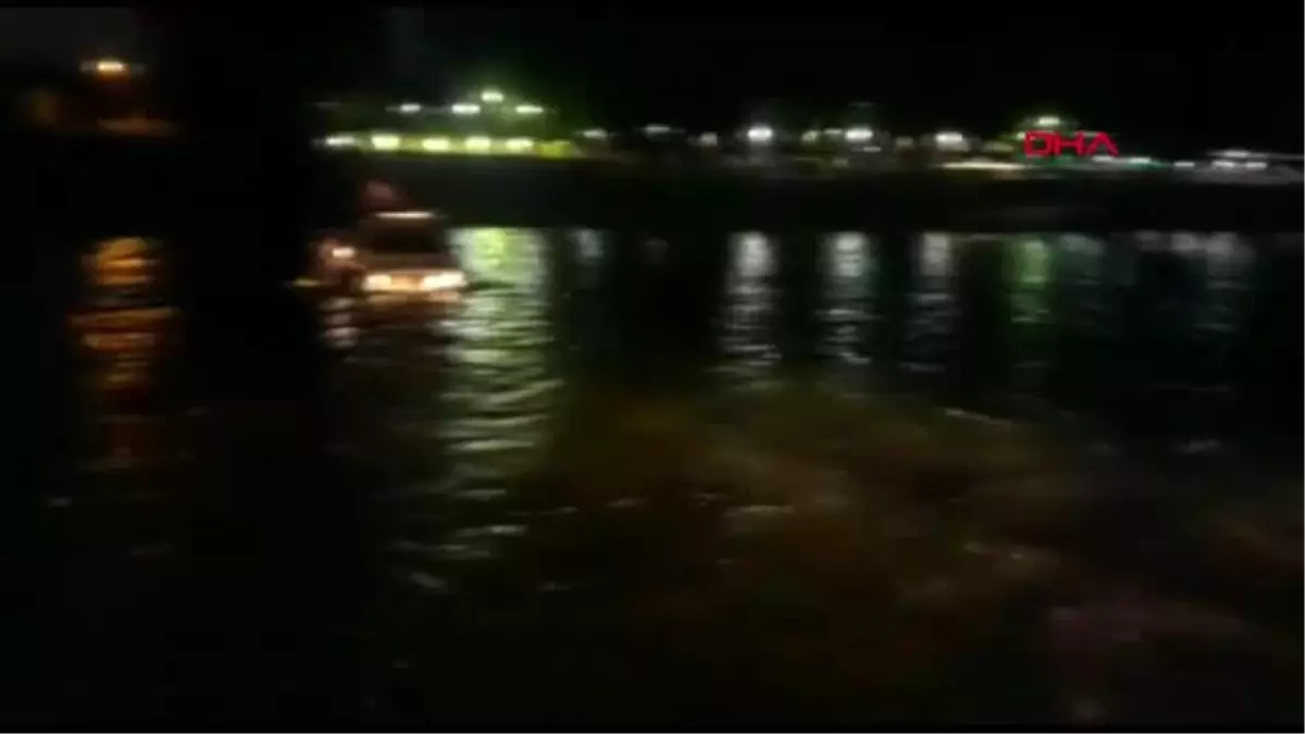 Nehir yükselince mahsur kaldılar