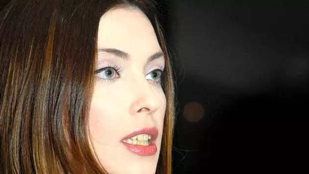 Oyuncu Arzu Yanardağ'ın acı günü Oyuncu Arzu Yanardağ'ın acı günü
