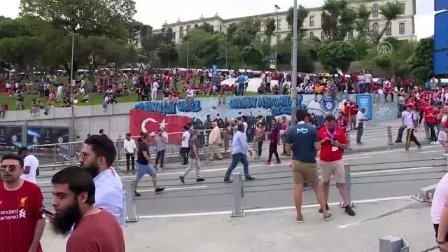 Süper Kupa için takımlar Beşiktaş Park'a geldi - Bakan Kasapoğlu