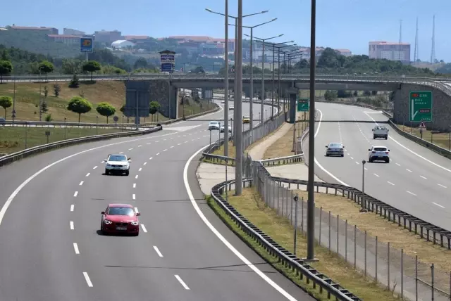 TEM'in Bolu geçişinde bayram dönüşü trafiği rahat