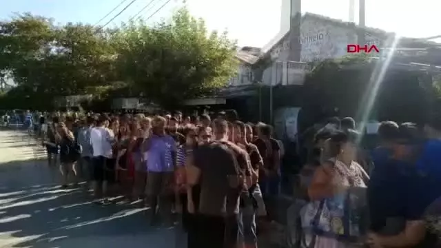 Yunanistan'da feribot arızası sonucu binlerce kişi adada mahsur kaldı