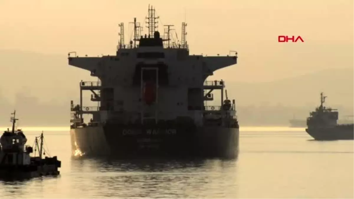 ZEYTİNBURNU AÇIKLARINDA İKİ GEMİ ÇARPIŞTI