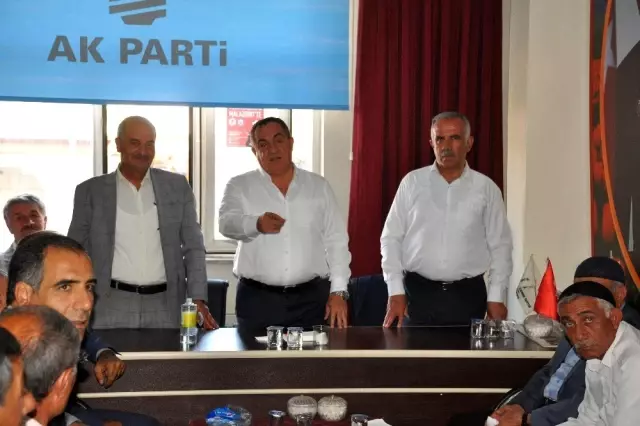 AK Parti Muş Milletvekili Şimşek, vatandaşlarla bayramlaştı AK Parti Muş Milletvekili Şimşek, vatandaşlarla bayramlaştı
