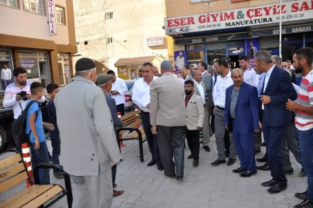AK Parti Muş Milletvekili Şimşek, vatandaşlarla bayramlaştı AK Parti Muş Milletvekili Şimşek, vatandaşlarla bayramlaştı