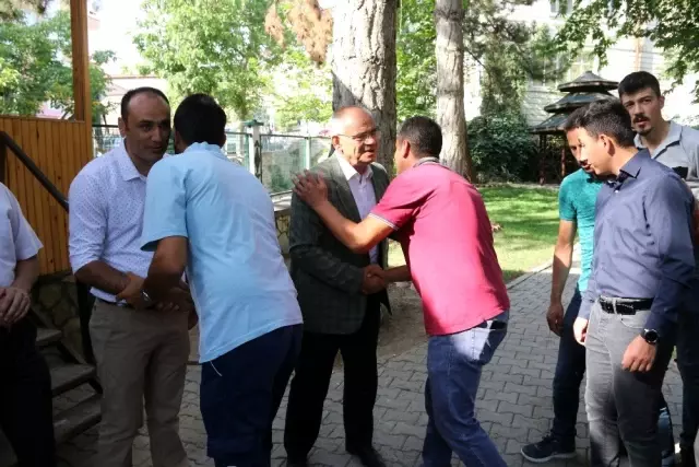Başkan Öztürk Belediye Çalışanlarıyla Bayramlaştı
