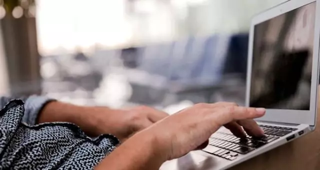 Google ve Facebook cinsel içerikli film izleyenleri özel yazılımla takip ediyor