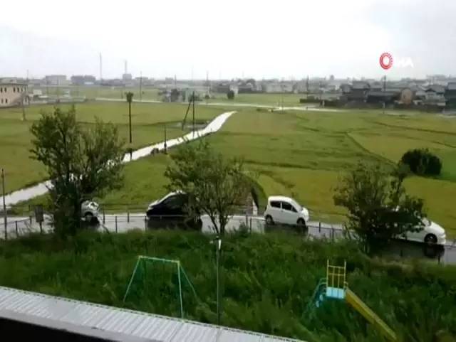 Japonya'da fırtına hayatı felç etti
