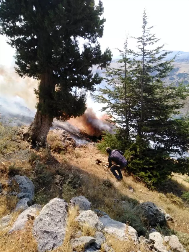 Kahramanmaraş'taki yangında bir ev kullanılamaz hale geldi Kahramanmaraş'taki yangında bir ev kullanılamaz hale geldi