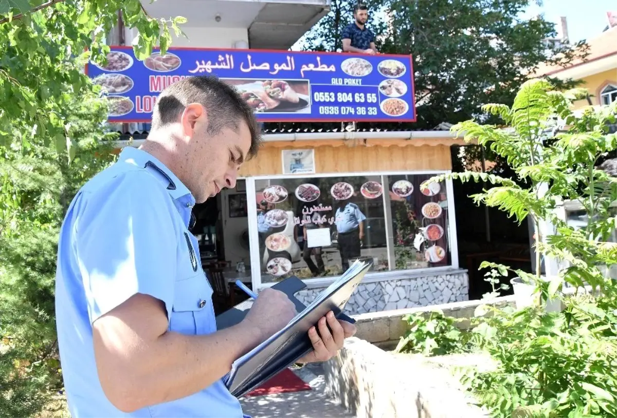 Mamak'ta yabancı tabela denetimi