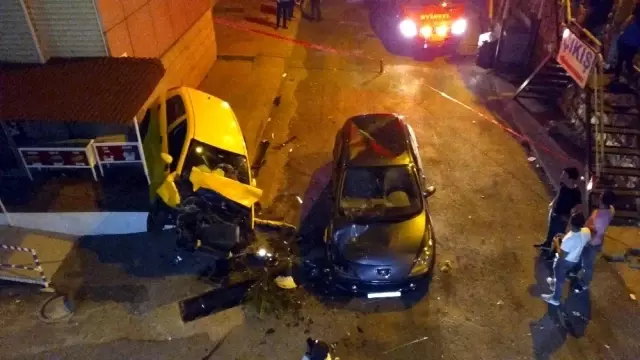 Otomobil 10 metreden başka bir aracın üzerine düştü: 2 yaralı