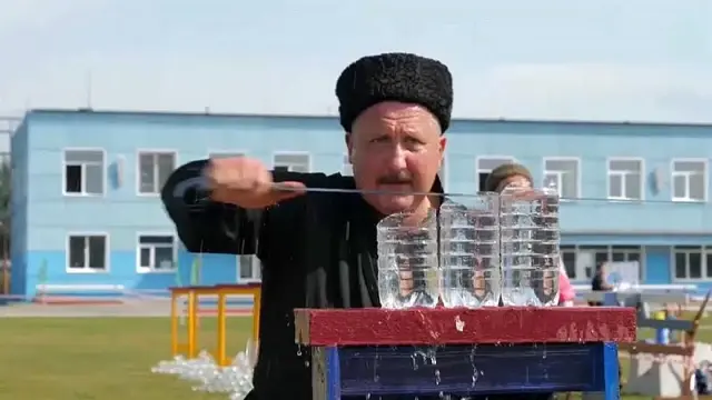 Rusya Kazaklarından kesmeli ve dilimlemeli kılıç yarışması
