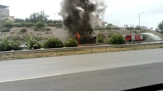 HATAY - Seyir halindeki tır alev alev yandı