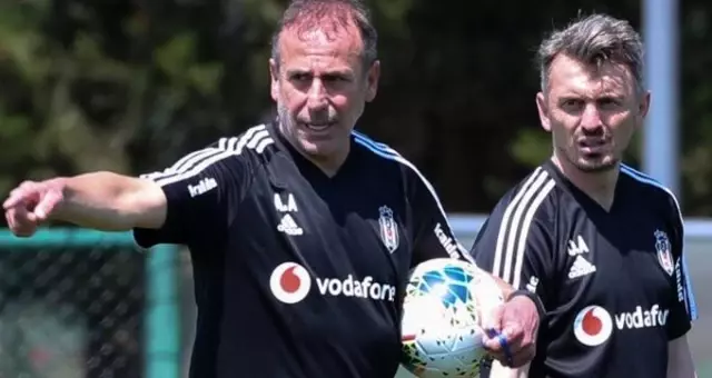 Beşiktaşlı taraftarlardan Orhan Ak'a tepki: İstemiyoruz