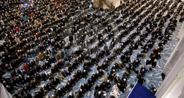 Cuma namazı kaçta? Diyanete göre İstanbul, Ankara, İzmir, il il Cuma namazı saati - ezan vakti