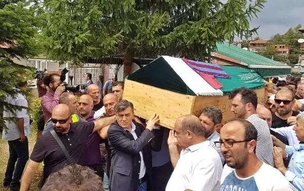 Gazeteci Serkan Bayraktar toprağa verildi