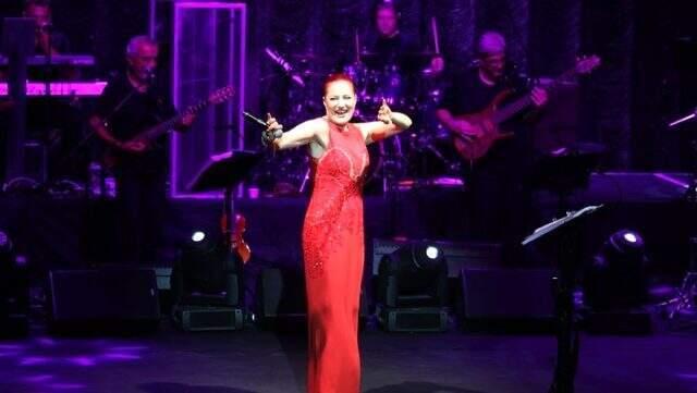Gülben Ergen, sevgilisiyle Candan Erçetin konserine gitti
