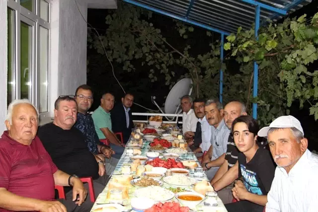 İlçe protokolü birlik ve beraberlik yemeğinde bir araya geldi İlçe protokolü birlik ve beraberlik yemeğinde bir araya geldi
