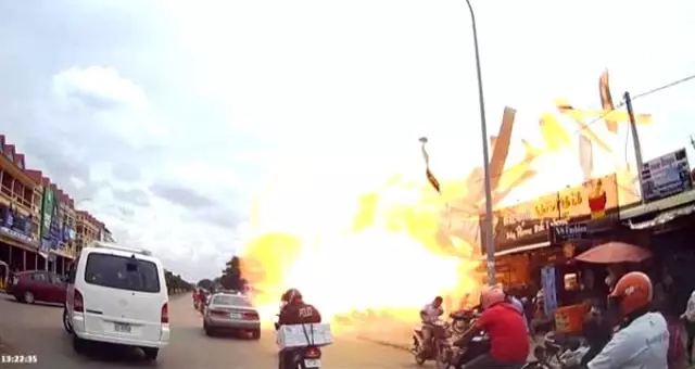 Kamboçya'da 2 tonluk LPG tankı patladı! 13 yaralı