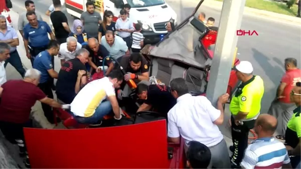 Kontrolden çıkan otomobil aydınlatma direğine çarptı: 1 yaralı