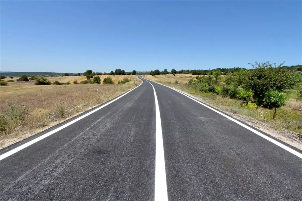 Kütahya'da köy yollarında çalışma