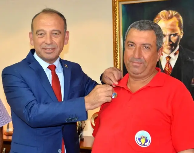 O işçi altınla ödüllendirildi