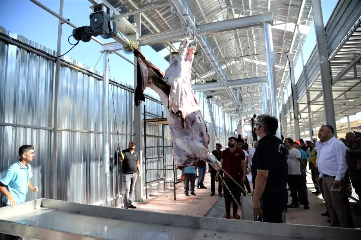 Pursaklar Belediyesi, Kurban Bayram'ında vatandaşın yüzünü güldürdü