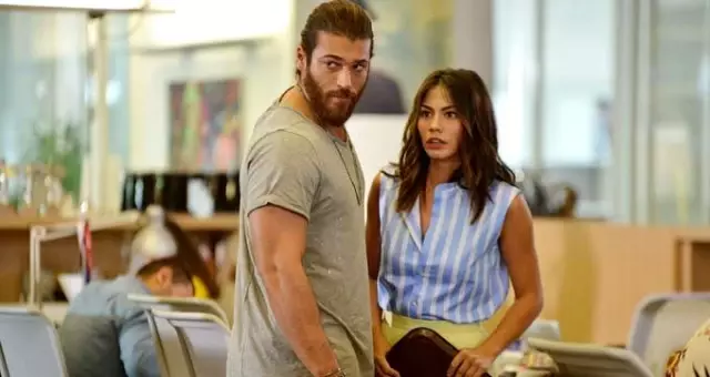 Yakışıklı oyuncu Can Yaman ve rol arkadaşı Demet Özdemir'in aşkı belgelendi