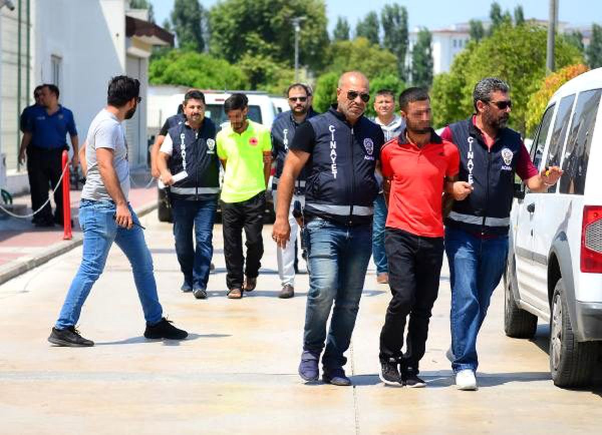 Alkol alıp gürültü yaptı diye komşusunu öldürdü