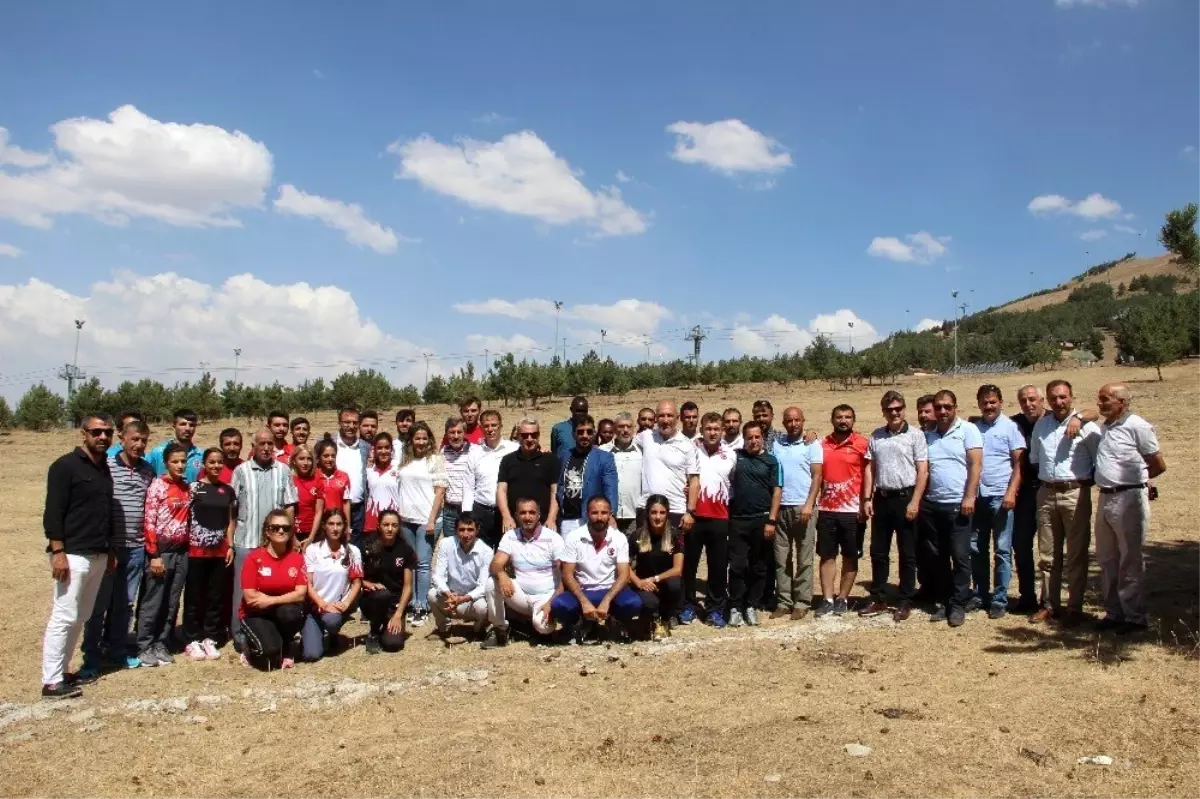Atletizm Milli Takım kampı Palandöken'de sürüyor