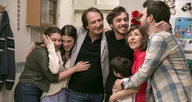 Genç oyuncu Furkan Göksel, 13 senedir rol aldığı Arka Sokaklar'dan ayrıldı